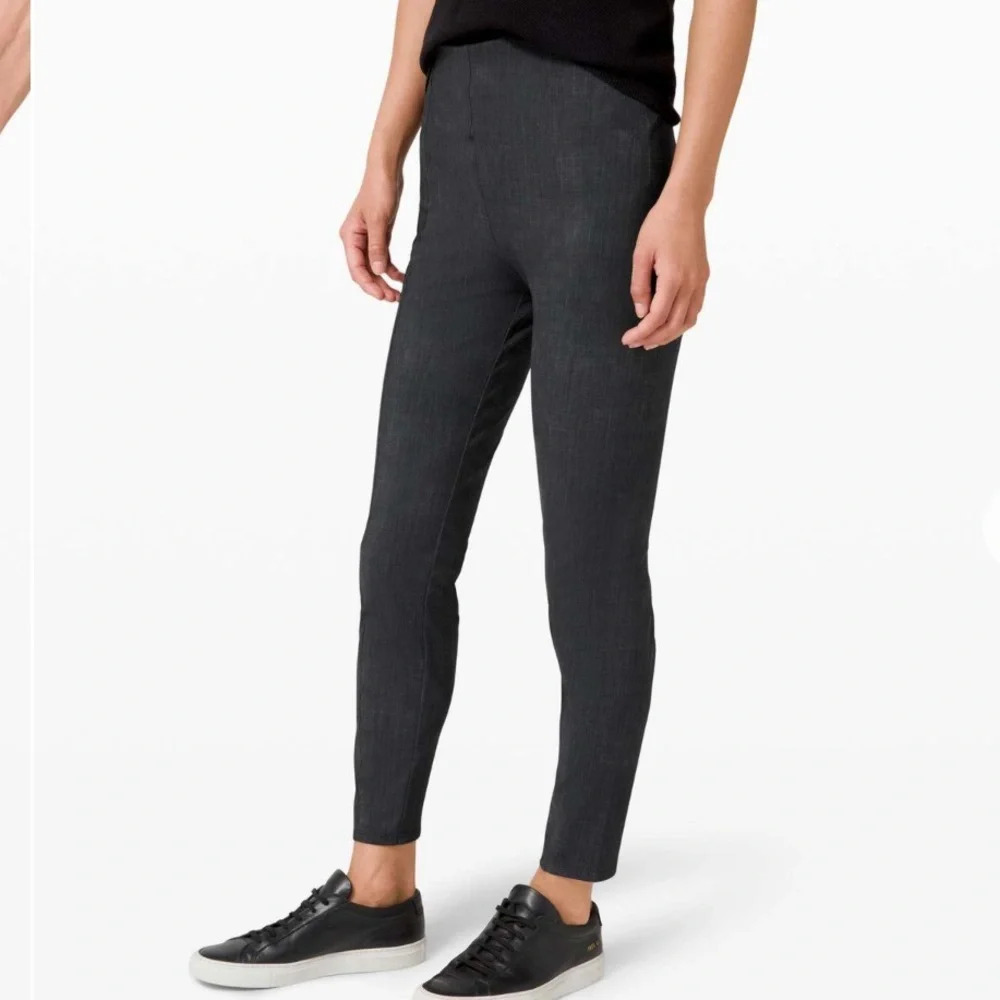 Lululemon Here to There High-Rise 7/8 Pant
Crosshatch Texture Black Multi/Black